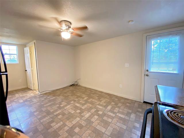 Building Photo - 10606 County Rd 1020