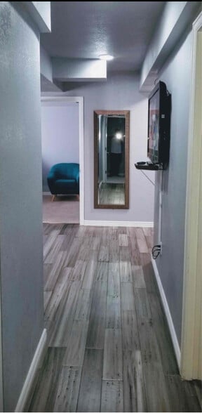 Building Photo - 4108 Liverpool St