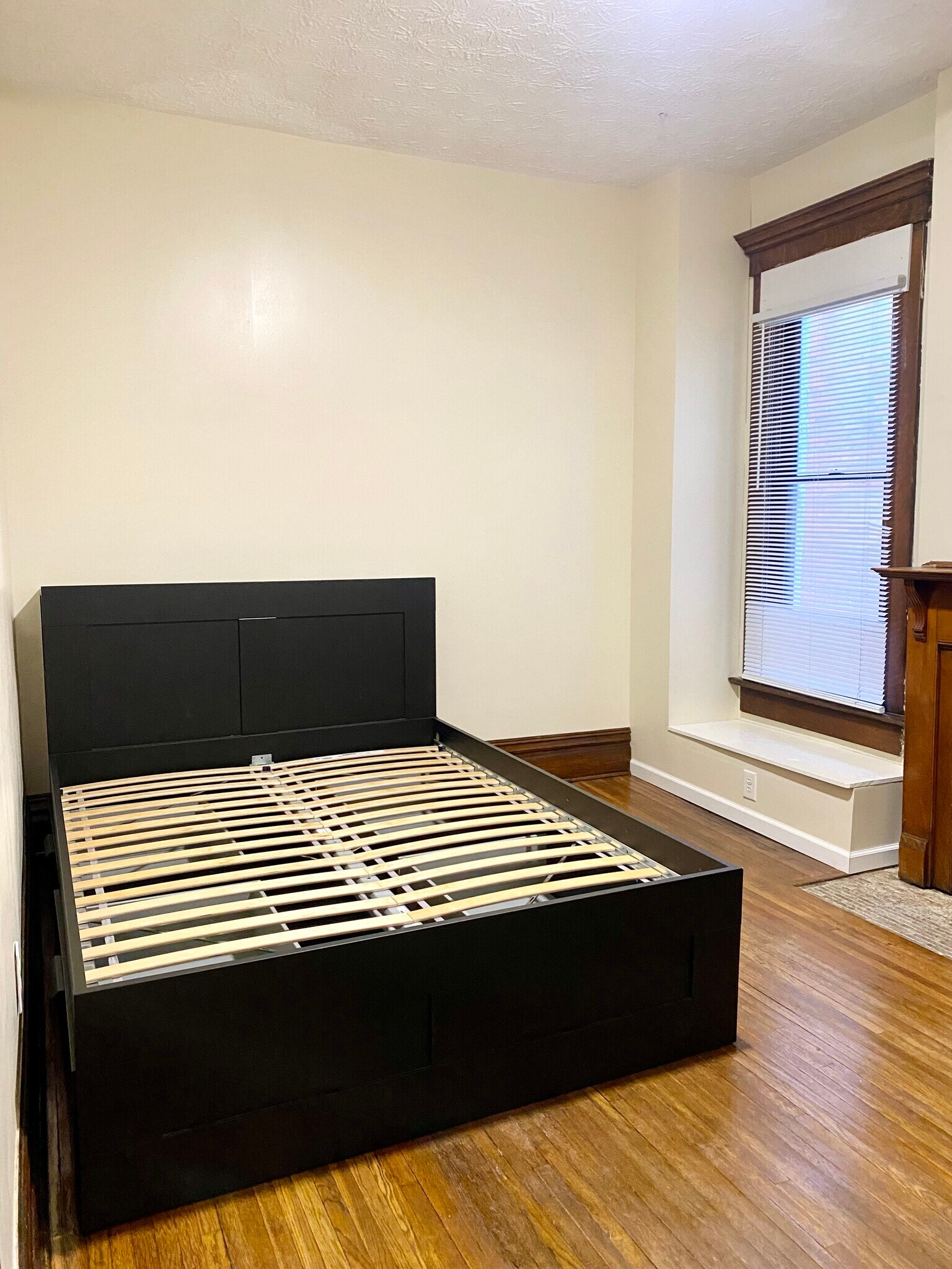 Building Photo - 1374 Neil Ave