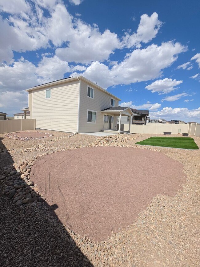 Building Photo - ALL PROSPECTIVE TENANTS MUST SUBMIT A $58 NON-REFUNDABLE APPLICATION FEE PER APPLICANT ONLINE AND...