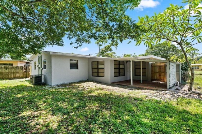 Building Photo - 1552 NW 15th Terrace