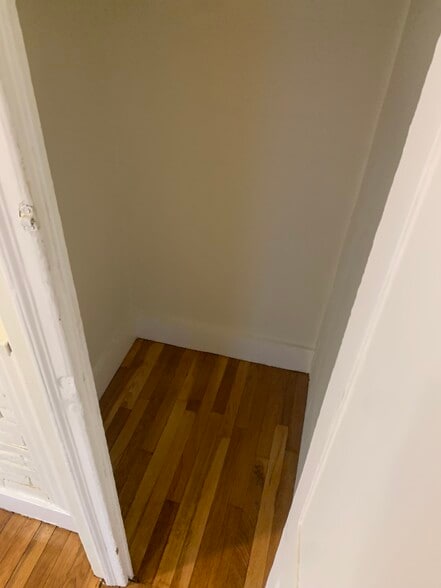 Building Photo - 71 Hale St