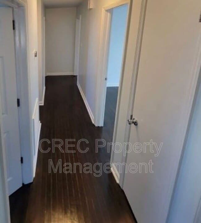 Building Photo - 7744 Allwood Ave