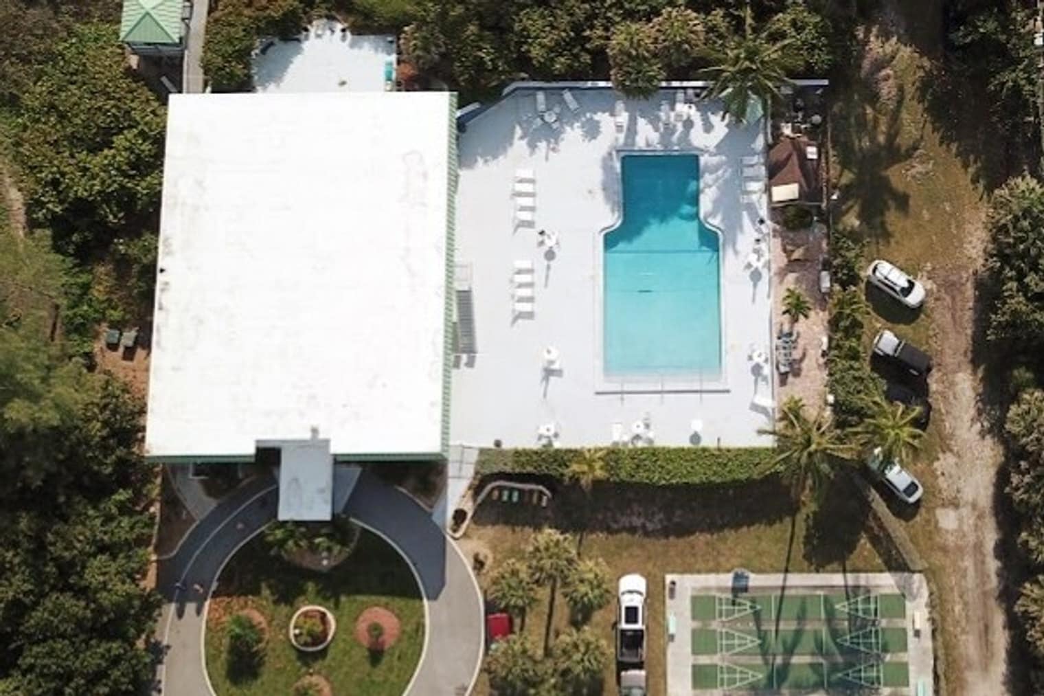 Building Photo - 10851 S Ocean Dr