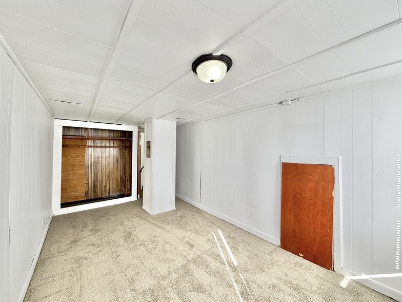 Building Photo - 923 Randall St