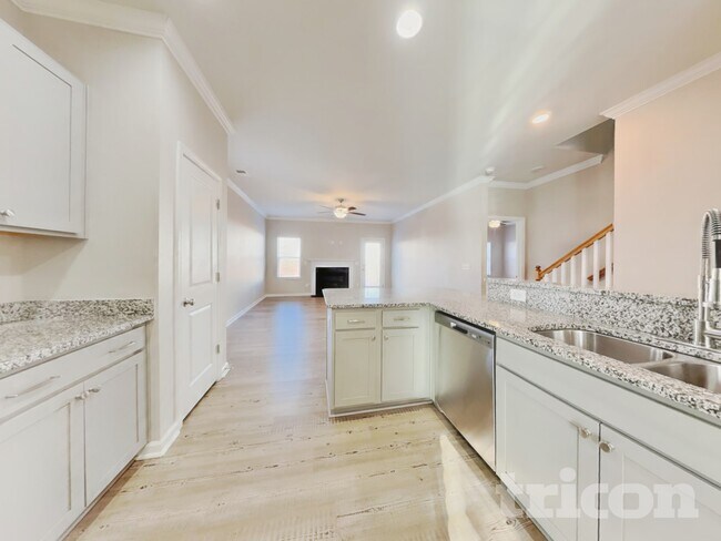 Building Photo - 3941 Cowen St