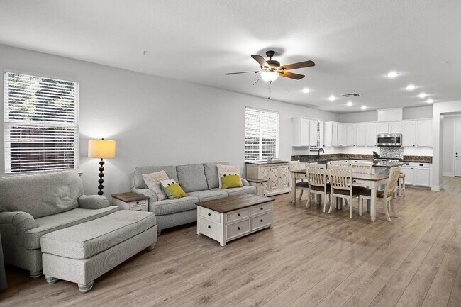 Building Photo - 325 Indian Runner Ct