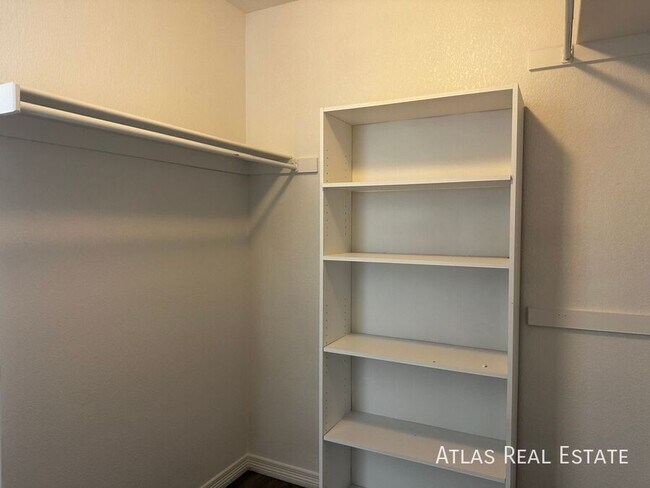 Building Photo - 10789 Vista Rd