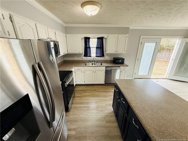 Building Photo - 5901 Rehoboth Rd