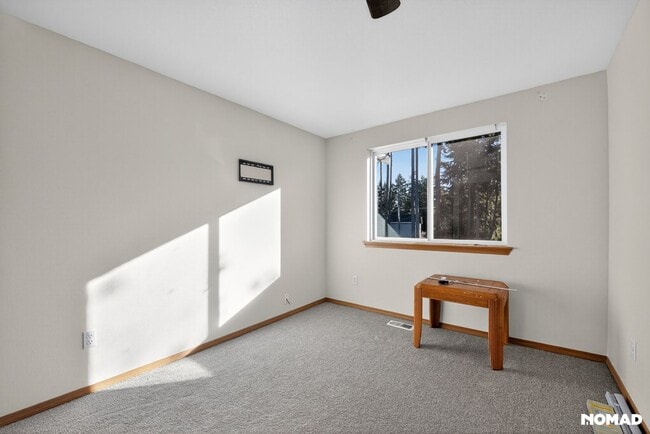 Building Photo - Charming 3BR Townhome in Lacey