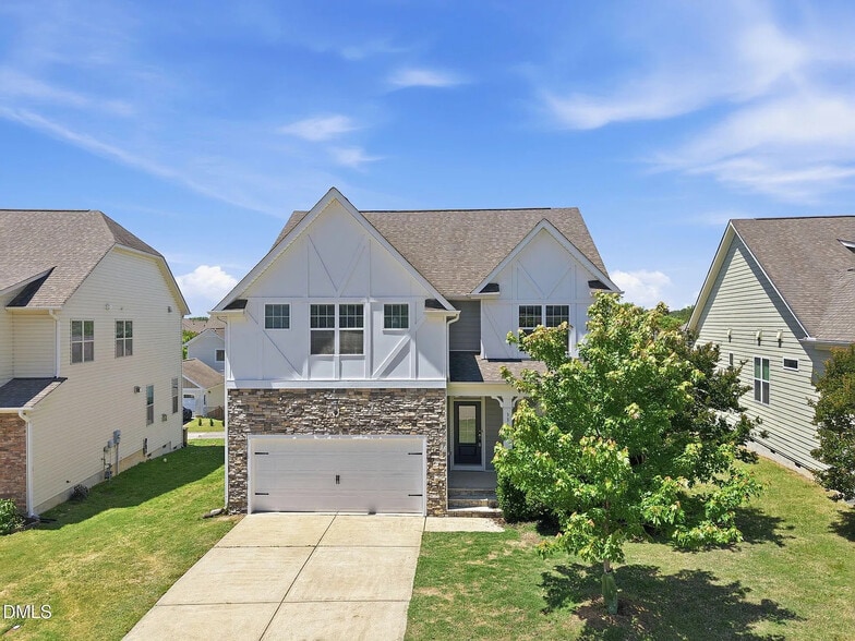 Building Photo - Room in House on Plott Hound Ln
