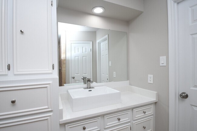 Building Photo - 1526 Barraud Ct
