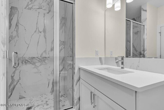 Building Photo - 19 Carr Ave