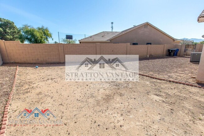 Building Photo - 11754 W Belmont Dr