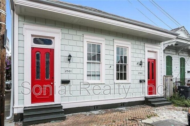 Building Photo - 2501 Burgundy St