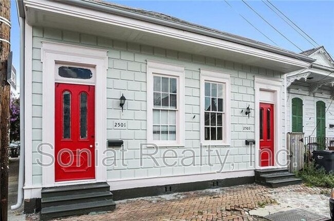 Primary Photo - 2503 Burgundy St