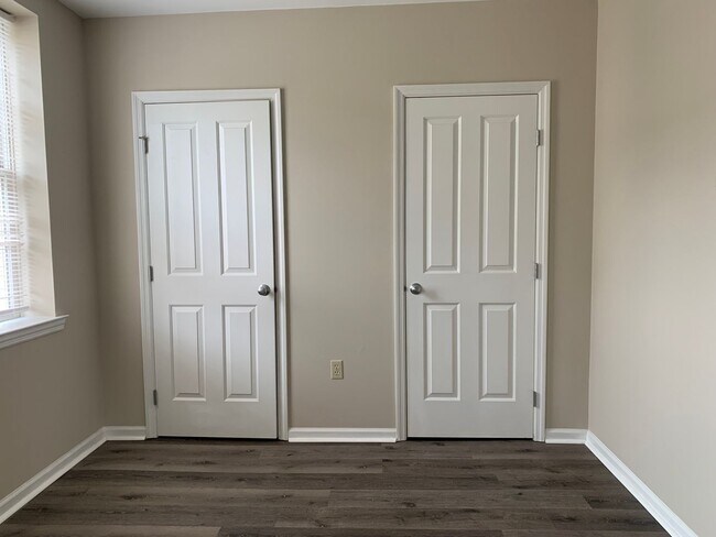 Building Photo - 2 BEDROOM APT-MAIN ST BETHLEHEM