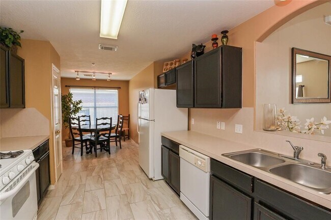 Building Photo - 18446 S Wimbledon Dr
