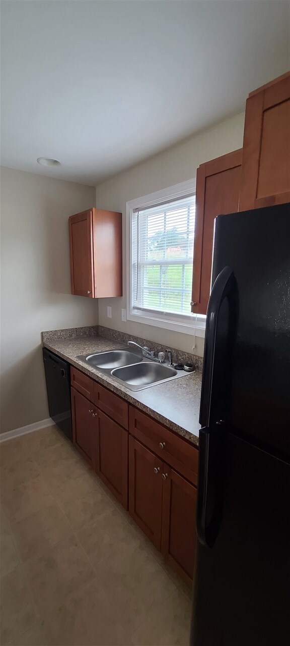 Building Photo - 18 Paige Dr