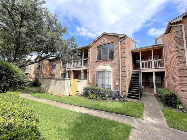Primary Photo - 2255 Braeswood Park Dr
