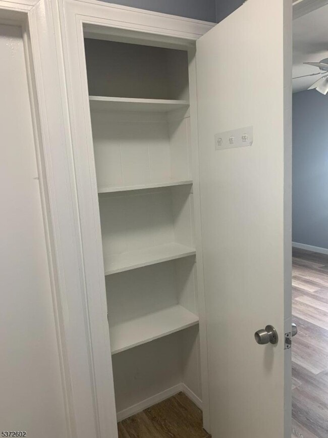 Building Photo - 700 Louis Ave