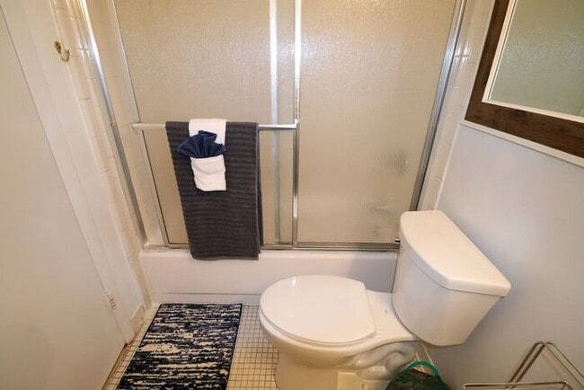 Building Photo - One bedroom apt 7 or 12 months furnish or unfurnished. Apartamento disponible amueblado o sin mue...