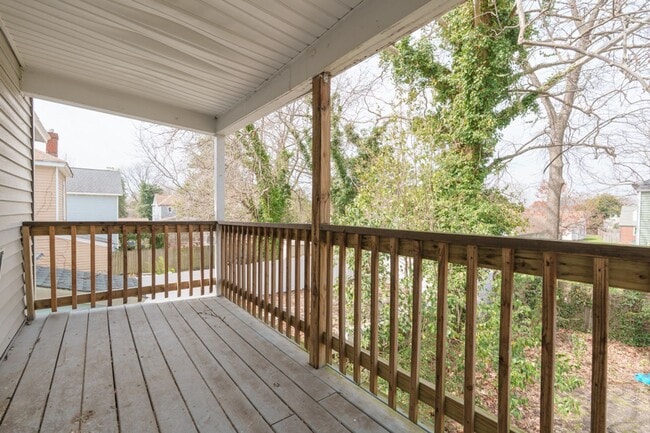 Building Photo - MOVE IN READY 4 Bedroom in Chesapeake!