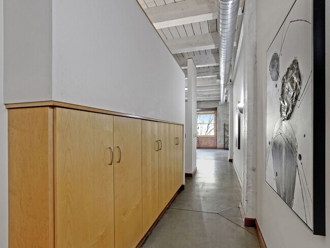 Building Photo - Historic Chown Pella Building - east facing Pearl District loft w/parking/rooftop deck