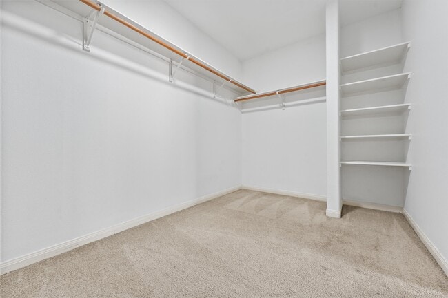 Building Photo - 7010 Dahlia Rd