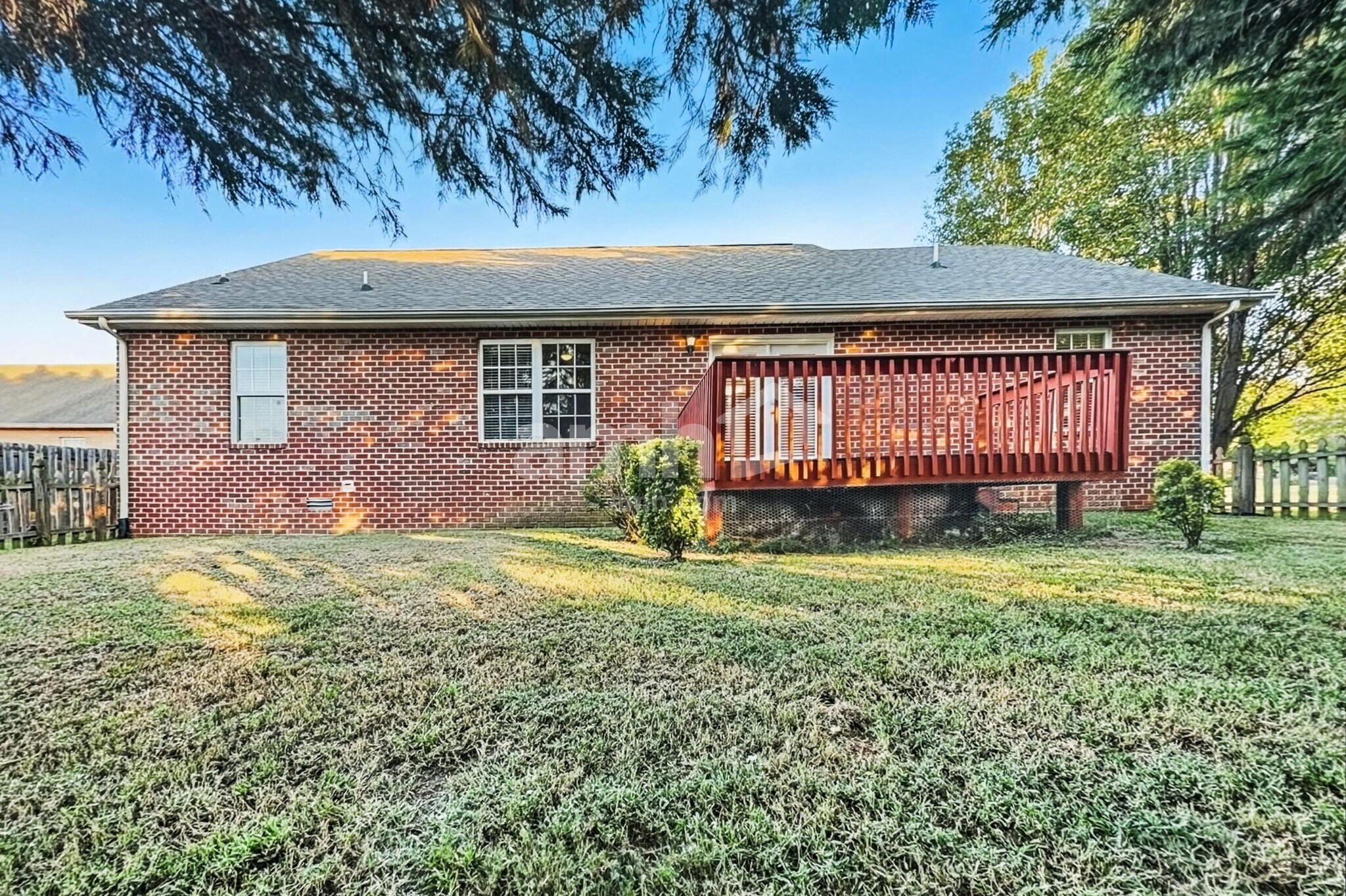 Building Photo - 1423 Newbury Ln