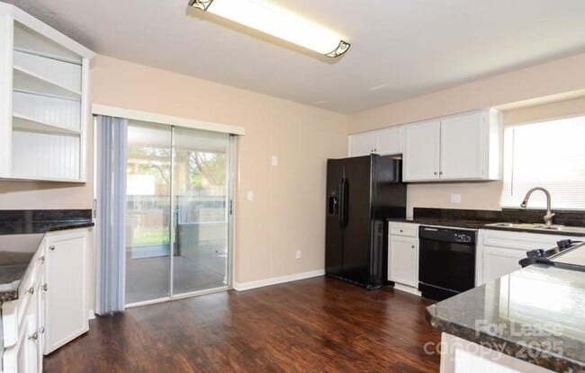 Building Photo - 4039 Rutherford Dr