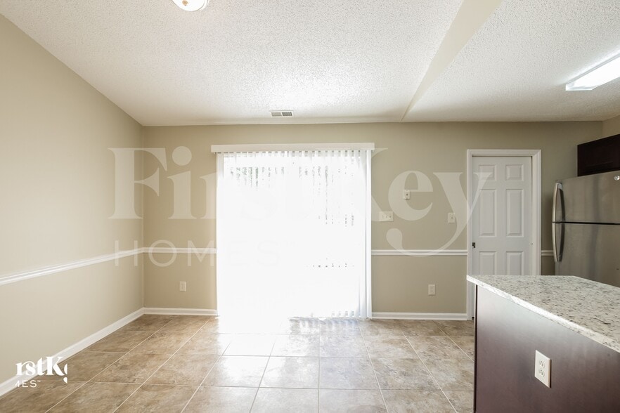 Building Photo - 3204 Faircroft Way