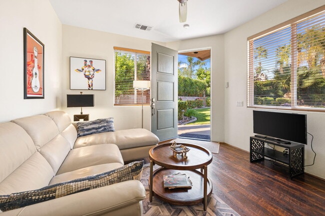 Building Photo - 49105 Casa Del Rio