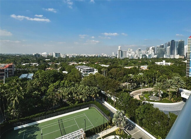 Building Photo - 2127 Brickell Ave