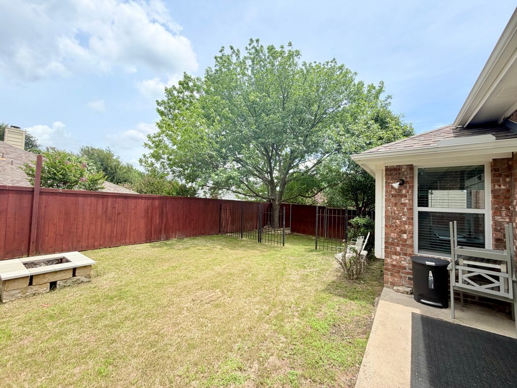Building Photo - 15760 Scenic Rd