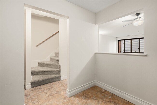 Building Photo - 286 Fenno St