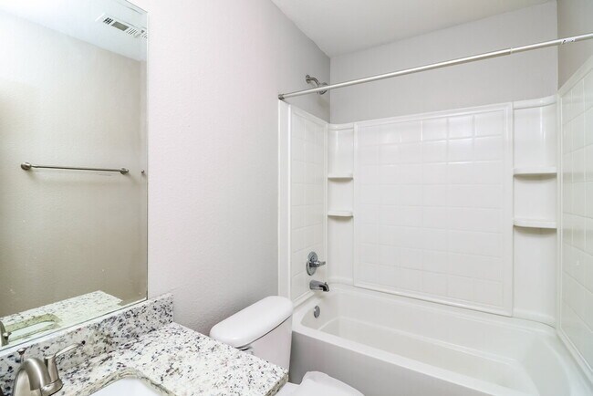 Building Photo - 540 Kerry St