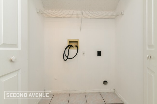 Building Photo - 2216 Wyndam Way