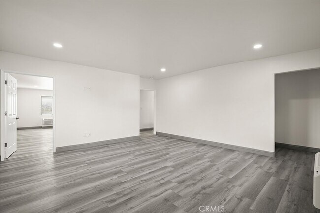 Building Photo - 14335 Hamlin St