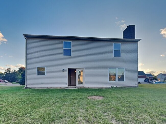 Building Photo - Price Reduction!