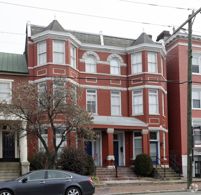 Primary Photo - 8-10 E Main St