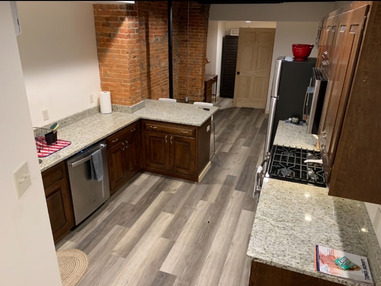 Building Photo - 40 N Main St