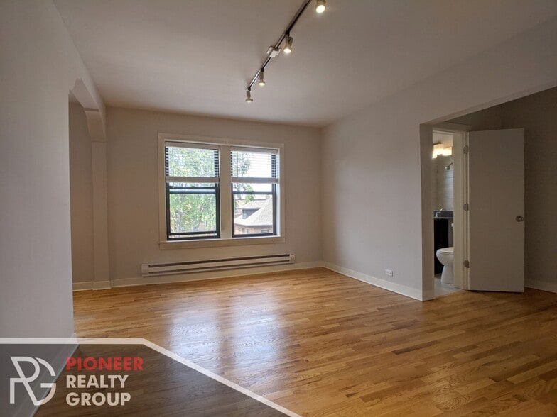 Primary Photo - 2430 N Kedzie Blvd