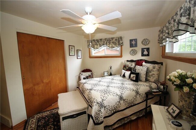 Building Photo - 3753 Evergreen Dr