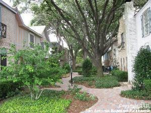 Building Photo - 2811 Woodbury Dr