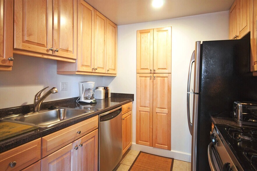 Building Photo - 172 Gerry Rd