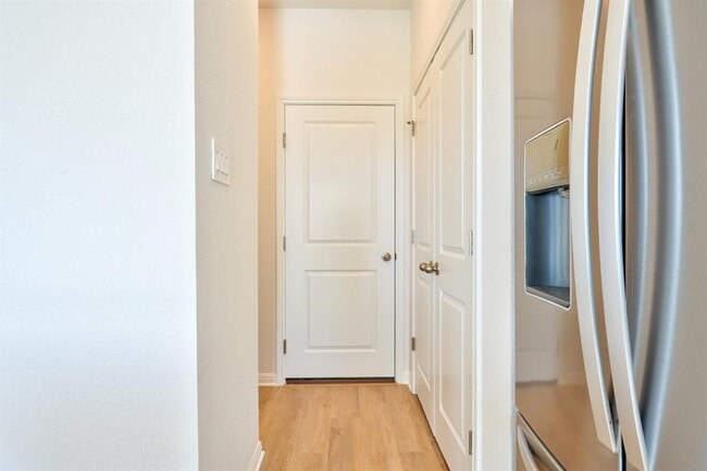 Building Photo - 129 Honey Bee Rd