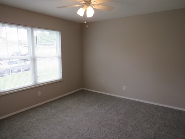Building Photo - 244 Carriage Ct