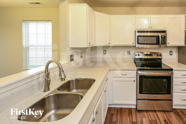 Building Photo - 11232 Pegasus Dr