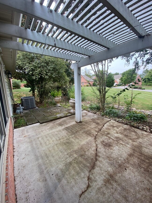 Building Photo - 2588 Moss Creek Rd